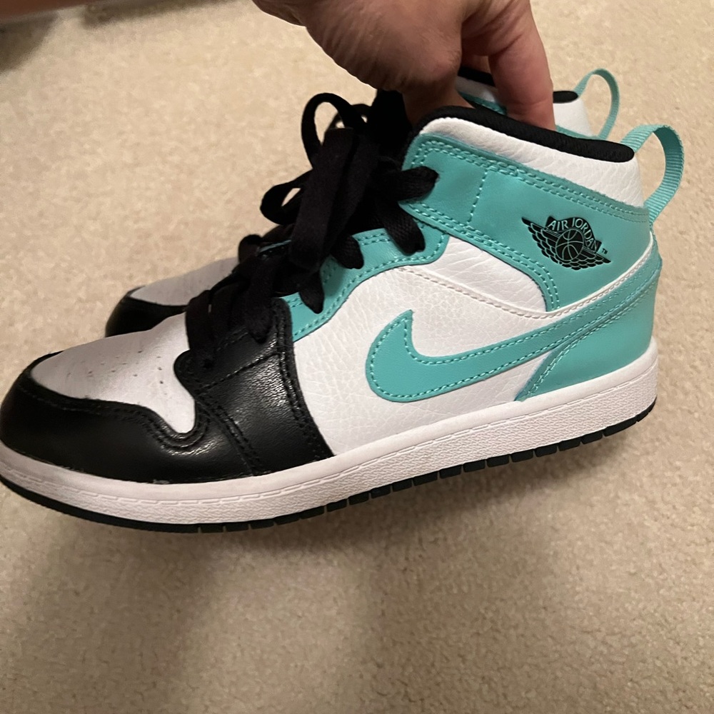Nike  Air Jordan 1 Mid